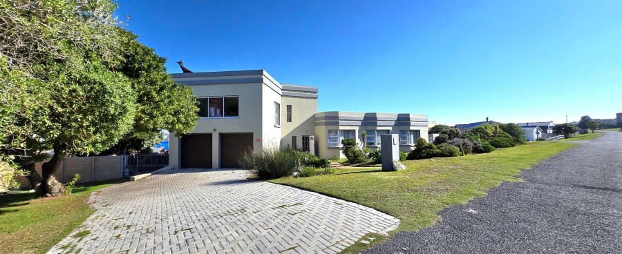 4 Bedroom Property for Sale in Franskraal Western Cape